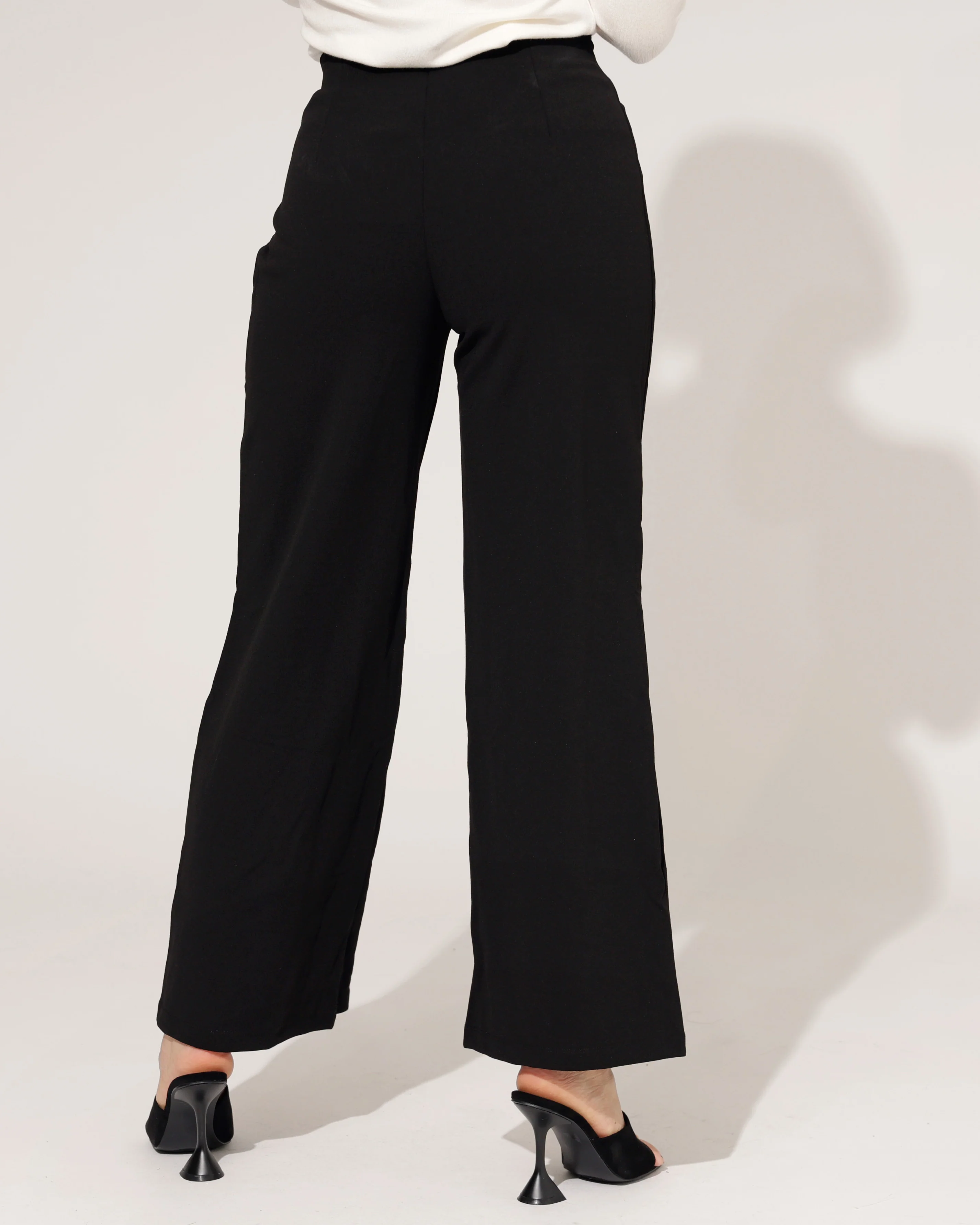 Yu & Me | Wide leg pantalon Izzy Zwart - Image 3